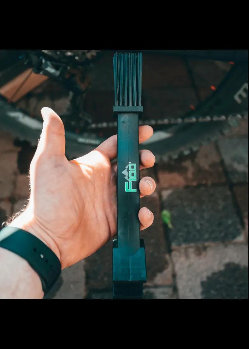 DR.WACK F100 ČETKA ZA LANAC BICIKLA 